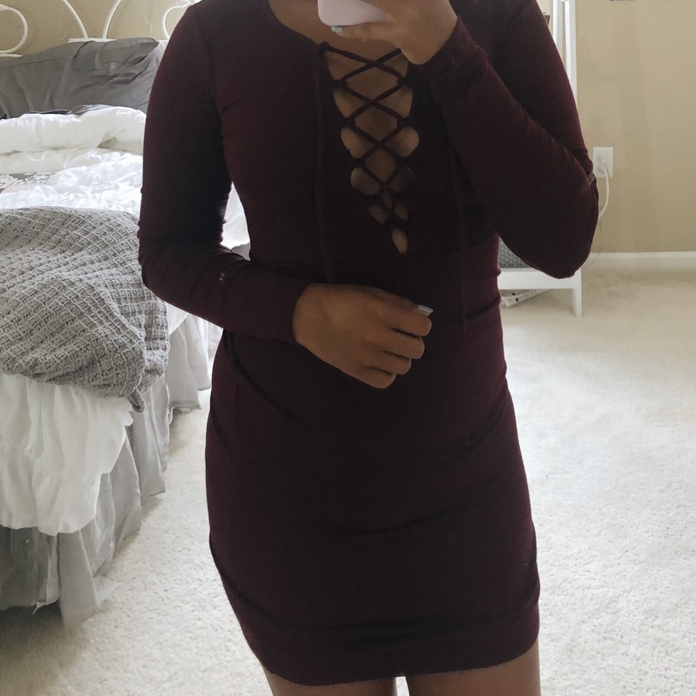 maroon long sleeve tie up dress